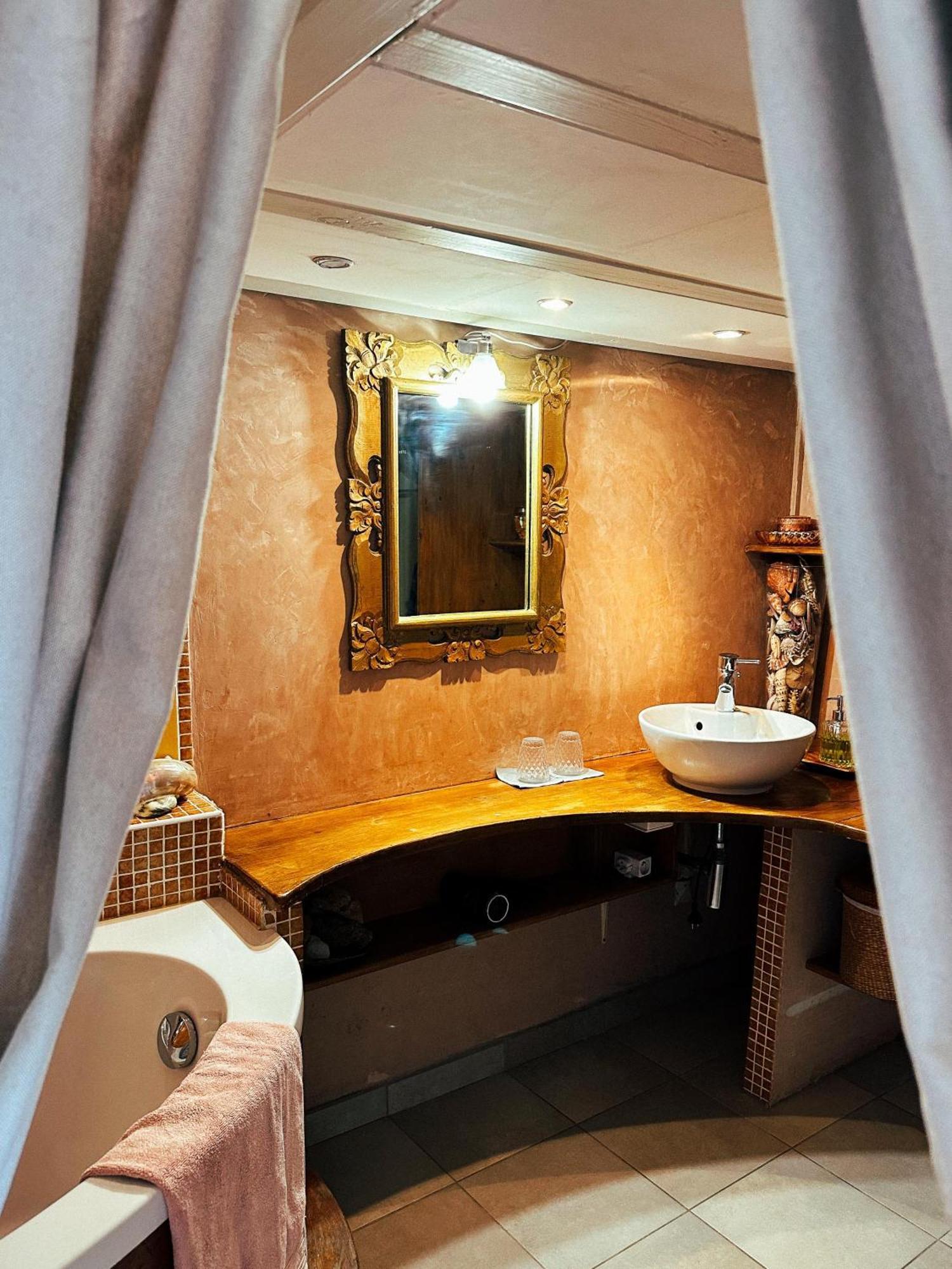 Casaluna, Chambre Climatisee Dans Maison De Village سوتا المظهر الخارجي الصورة